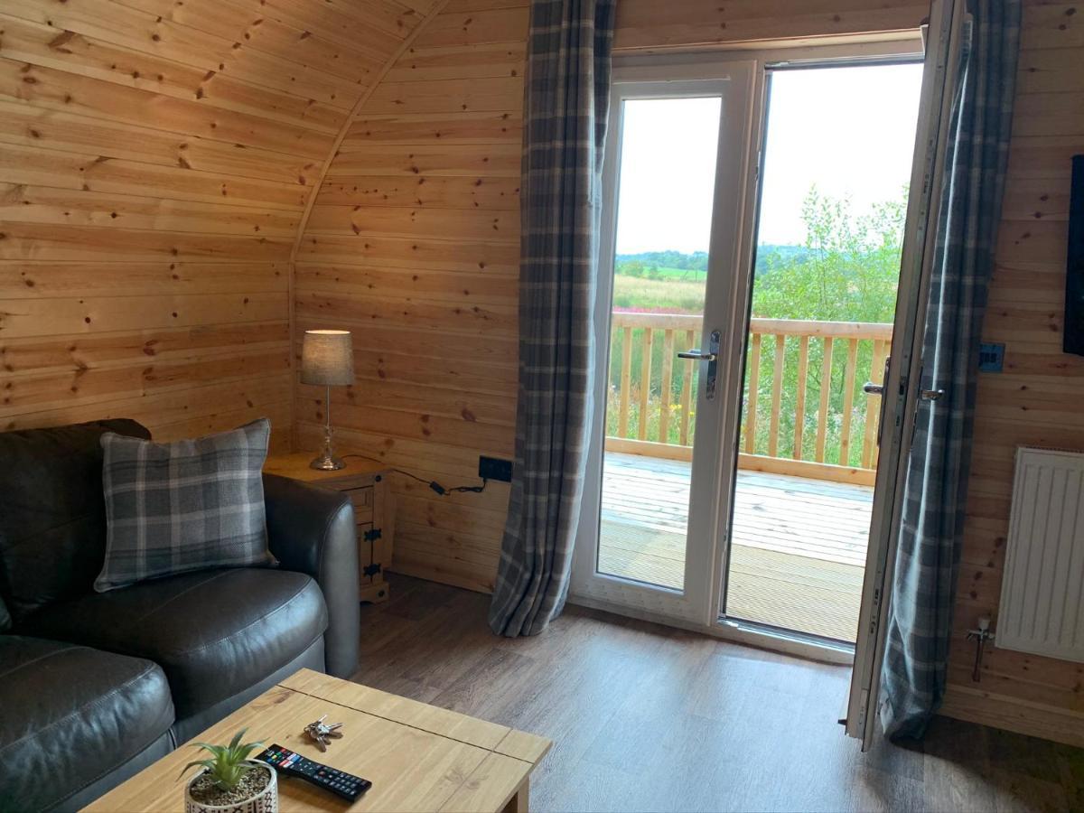 Pond View Pod 3 With Private Hot Tub -Fife - Loch Leven - Lomond Hills Kelty Exterior foto