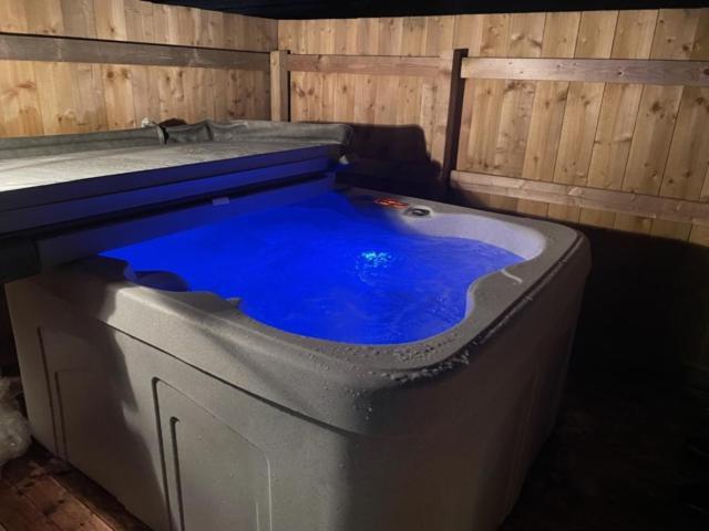 Pond View Pod 3 With Private Hot Tub -Fife - Loch Leven - Lomond Hills Kelty Exterior foto
